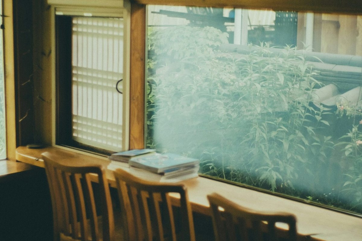 머물고 싶은 공간이라는 포지셔닝, '제3의 공간'의 이미지
